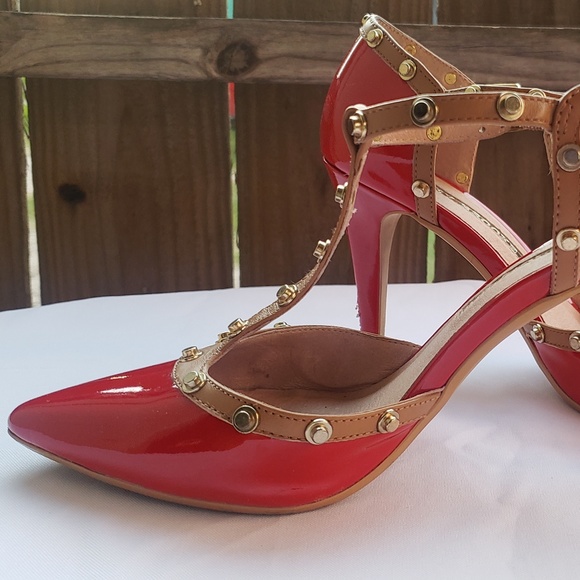 Audrey Brooke Red Pumps. Size 7M. 3 1/2" Heels - Picture 7 of 8